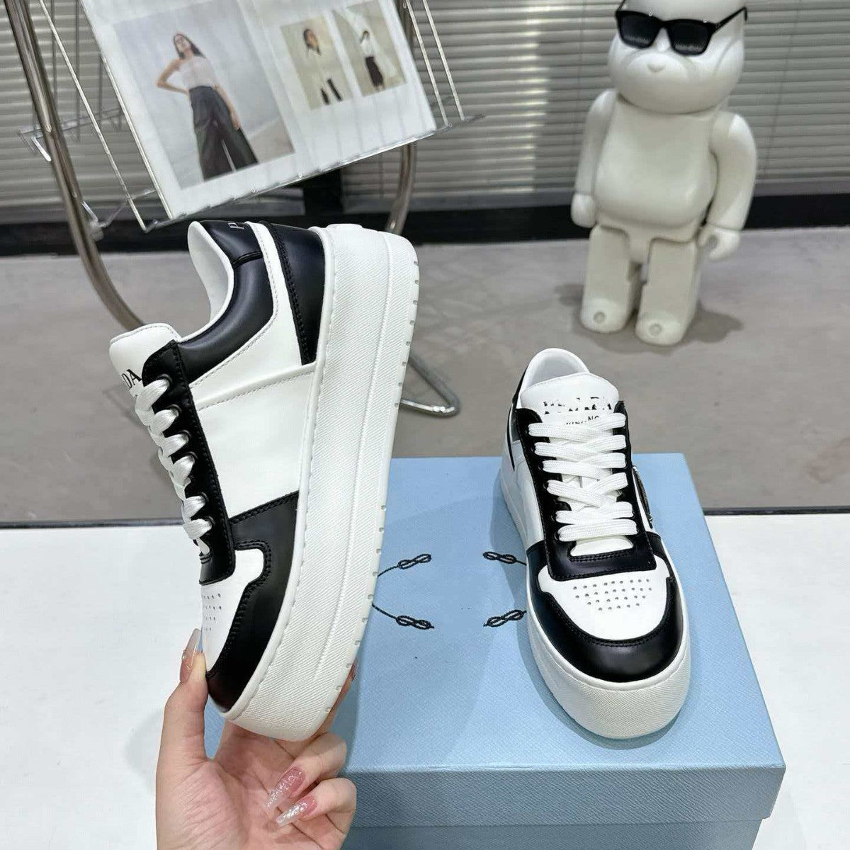 26 años de la familia P triángulo marca plataforma zapatos muffin aumentan la altura moda zapatillas casuales hombre pequeño versátil pequeña zapata blanca