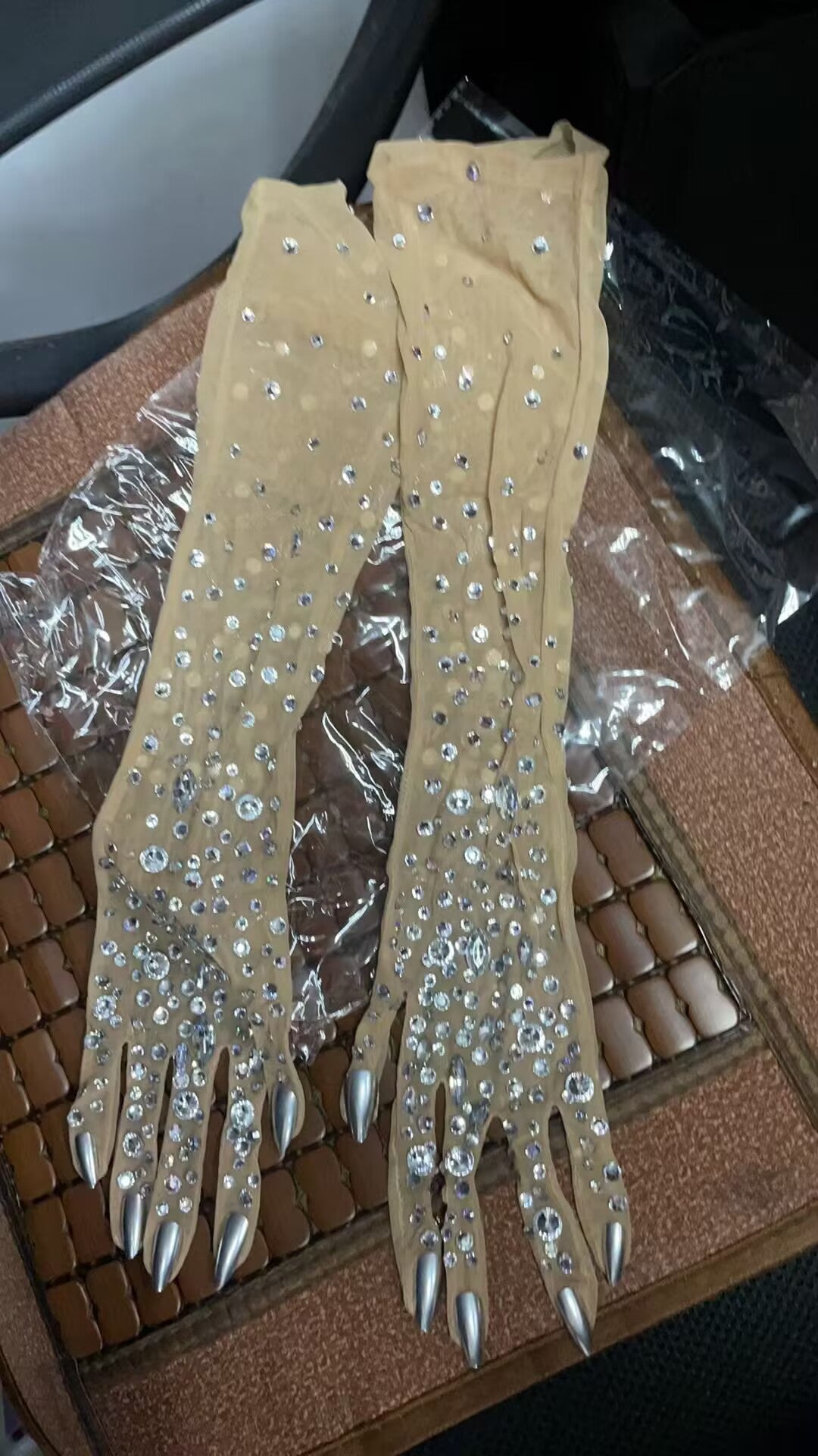 Popular conjunto dorado transparente sin tirantes + falda corta drapeada de la Estación Independiente de Comercio Exterior, vestido de fiesta elegante y picante