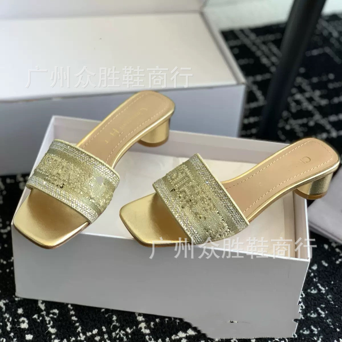 25 zapatillas de tacón grueso bordadas de seda de la marca D 25 para mujer, zapatillas versátiles de cuero auténtico, sandalias informales