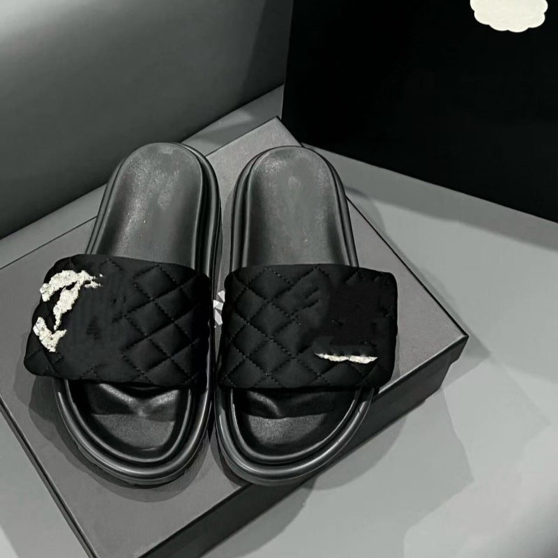 Zapatillas acolchadas con botones de diamante para mujer, sandalias casuales de manga cruzada de punta redonda primavera/verano de suela gruesa, versátiles antideslizantes y cómodas para los pies