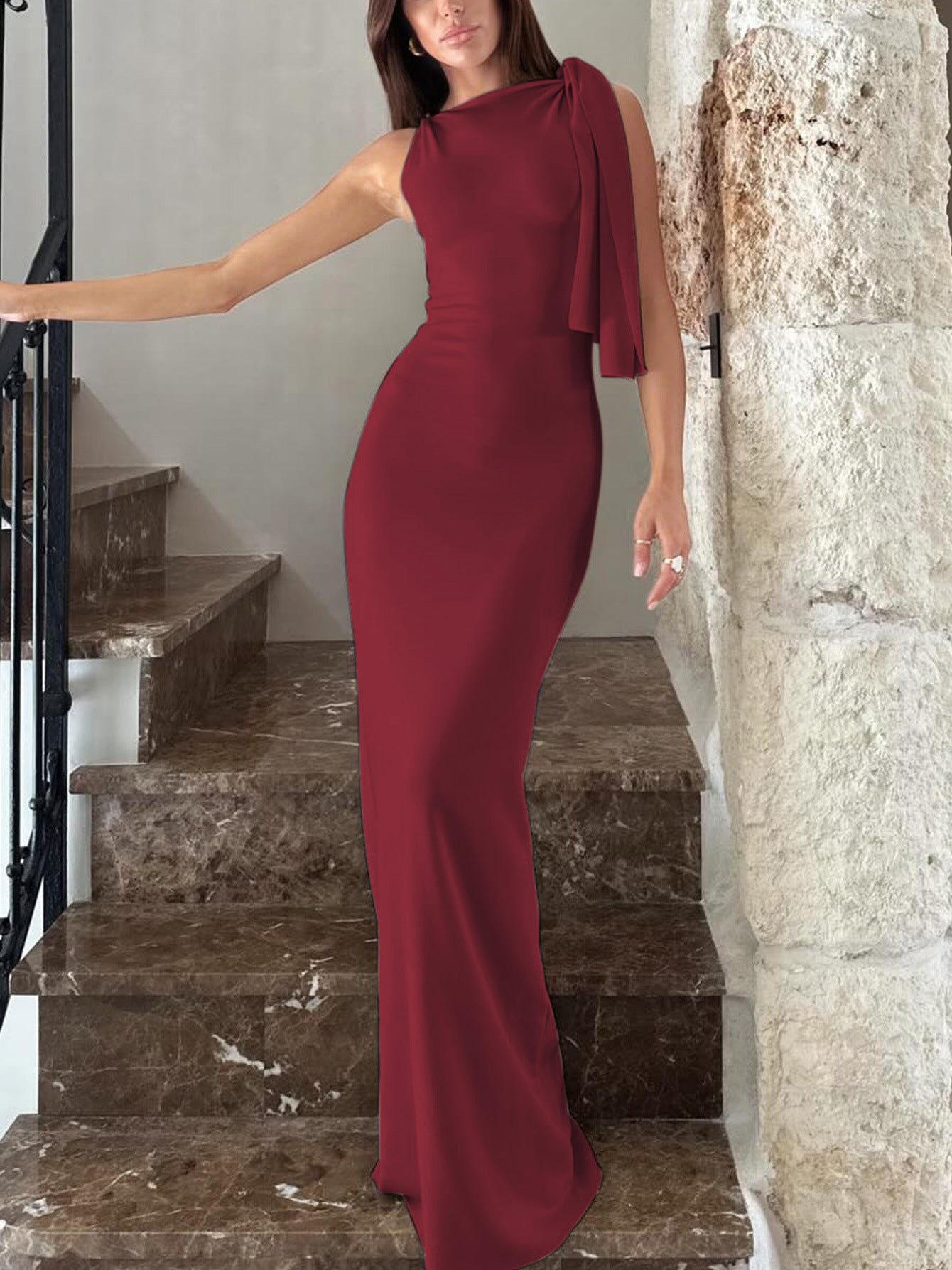 Amazon ropa femenina de venta caliente 2026 verano novedades moda temperamento serpentin de un solo hombro vestido de color sólido para comercio exterior al por mayor