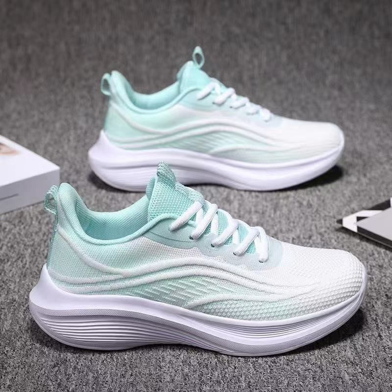 Nuevos zapatos casuales transpirables de malla antideslizante de suela antideslizante para primavera y otoño, versión coreana, zapatos ultraligeros versátiles para correr para mujer al por mayor