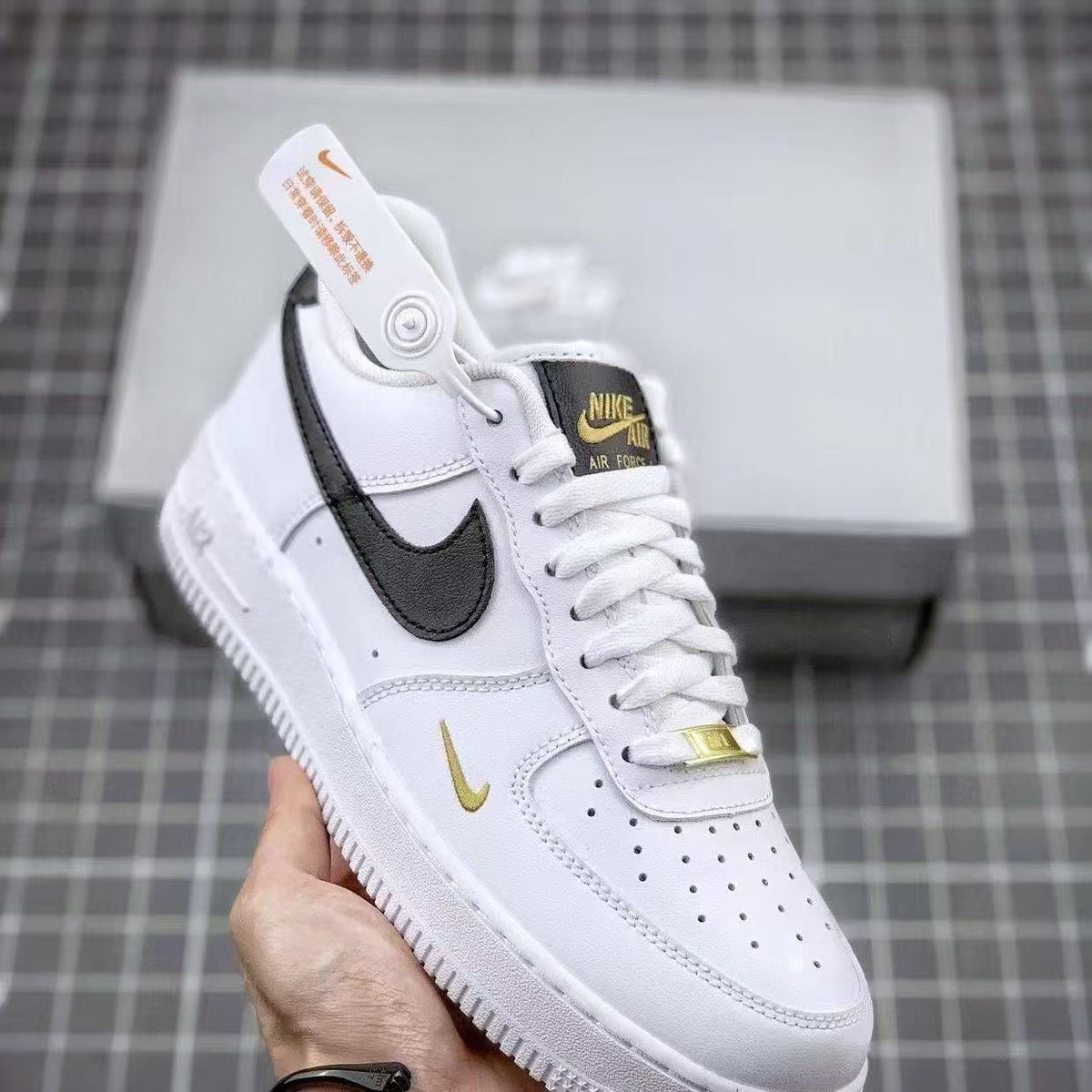 حذاء AF1، أبيض بقصة منخفضة | طراز كلاسيكي (Campus)