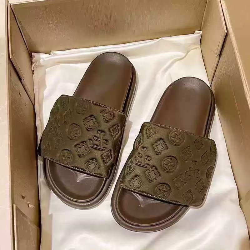 Zapatillas de suela gruesa para mujer para abrigo, zapatillas refrescantes de playa con plataforma de Velcro 2025, chanclas de moda veraniega y de moda