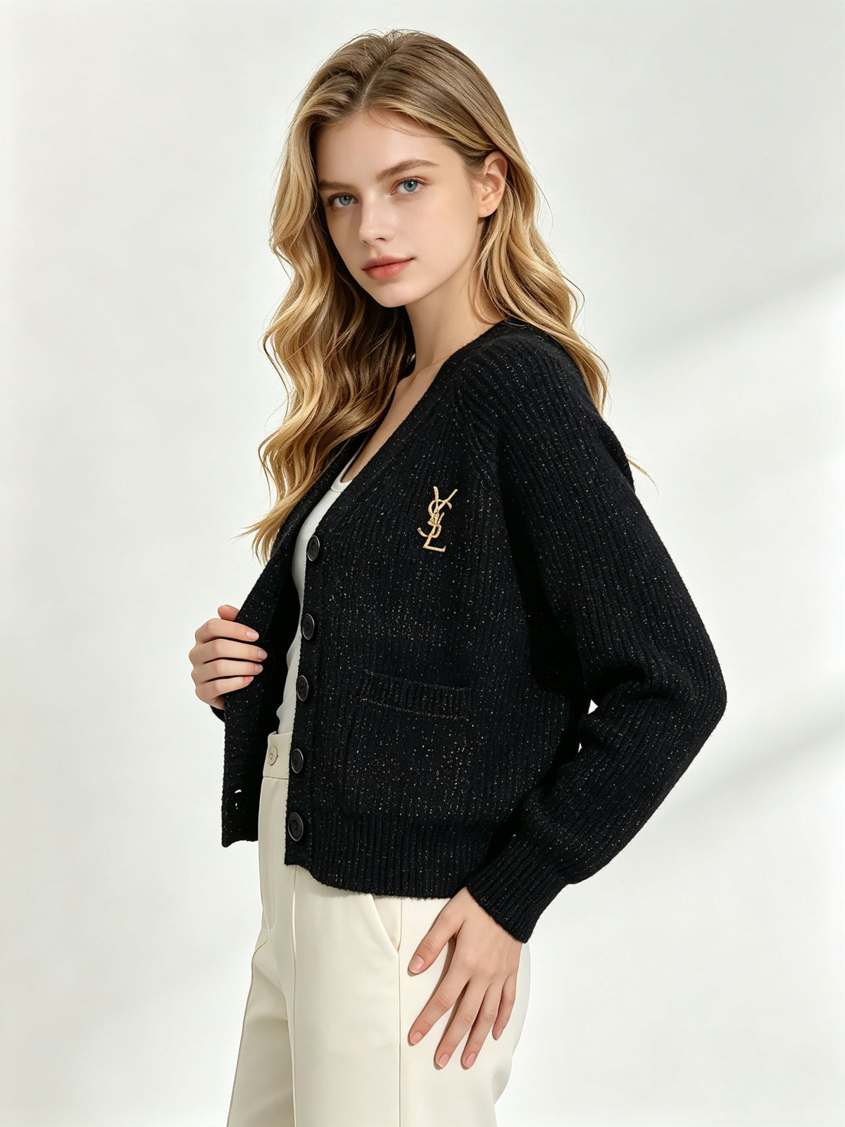 Cardigan nero donna Y | Scollo a V e maglia brillante