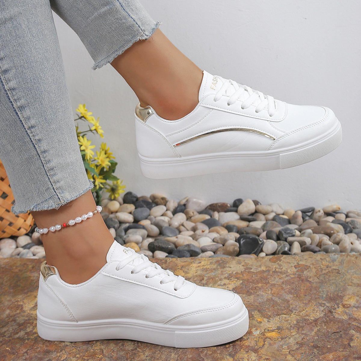 Zapatillas blancas explosivas transfronterizas de Amazon, zapatillas nuevas para estudiantes con cordones de primavera y verano, zapatillas de correr con suela blanda, zapatillas antideslizantes de suela plana para mujer