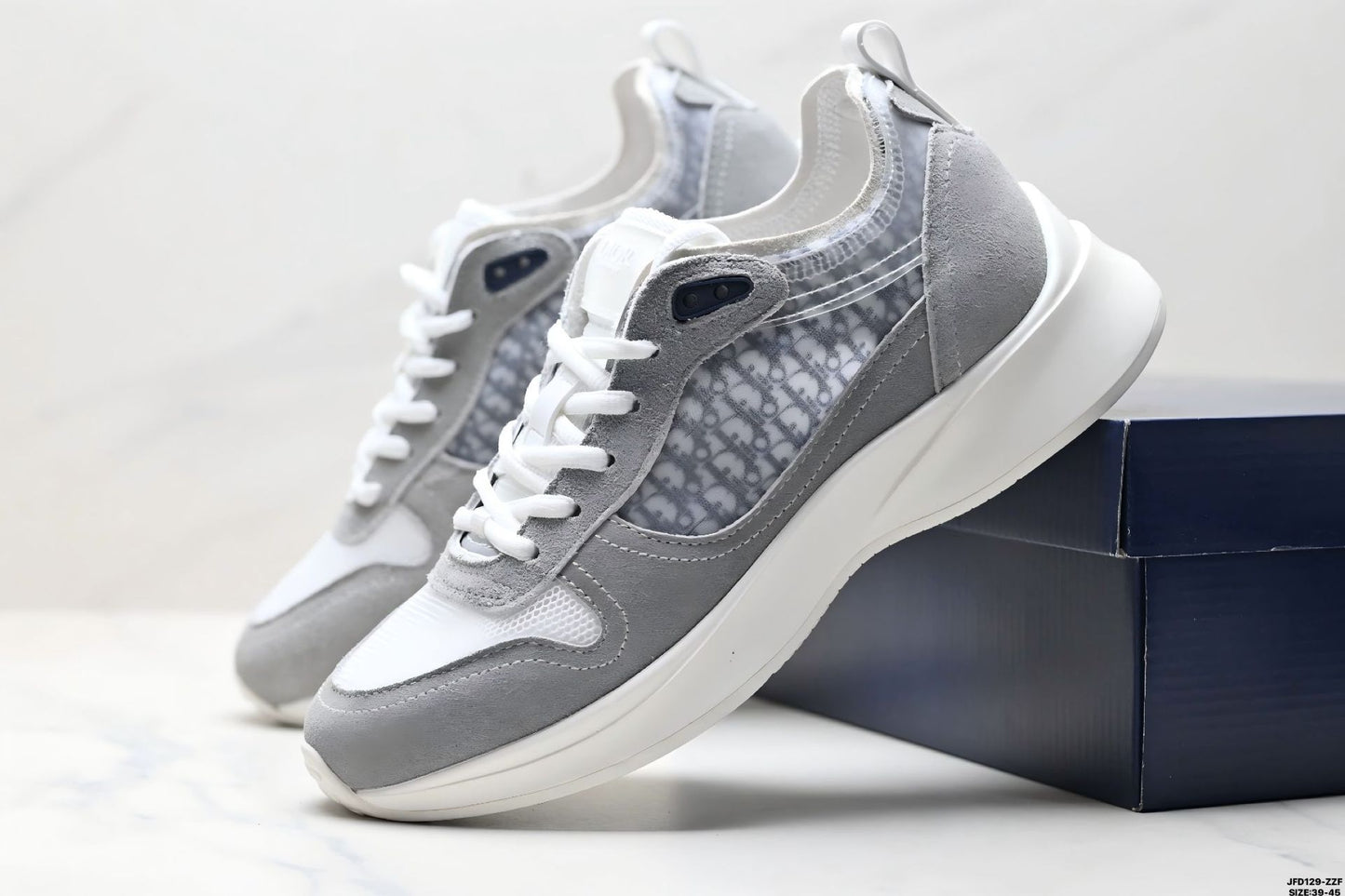 Putian Foreign Trade CDB22B3025 Zapatillas de Papa de punta redonda Realzando zapatos casuales ligeros y transpirables para hombres y mujeres