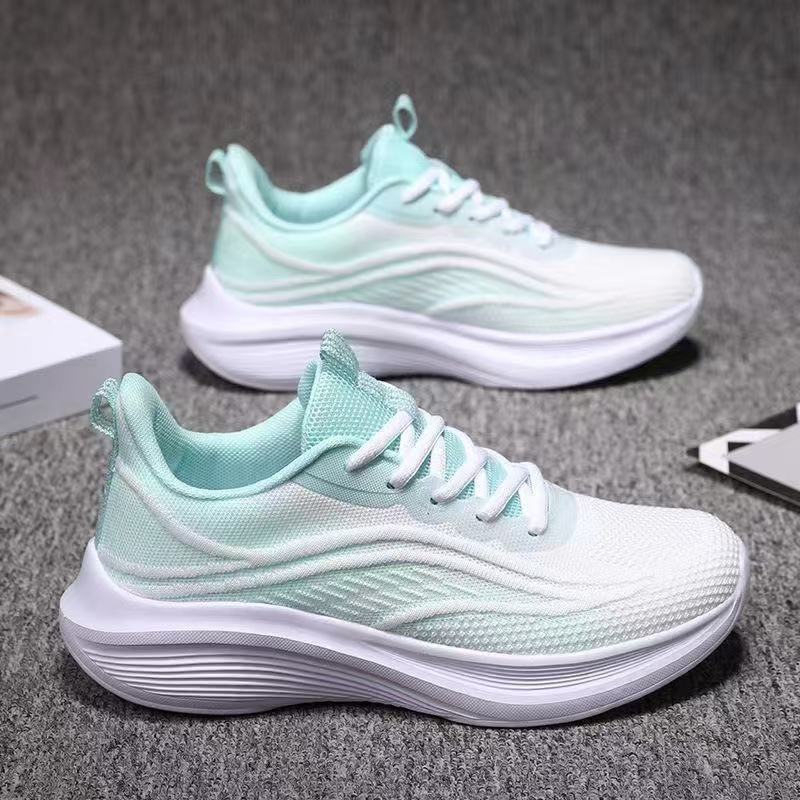 Nuevos zapatos casuales transpirables de malla antideslizante de suela antideslizante para primavera y otoño, versión coreana, zapatos ultraligeros versátiles para correr para mujer al por mayor