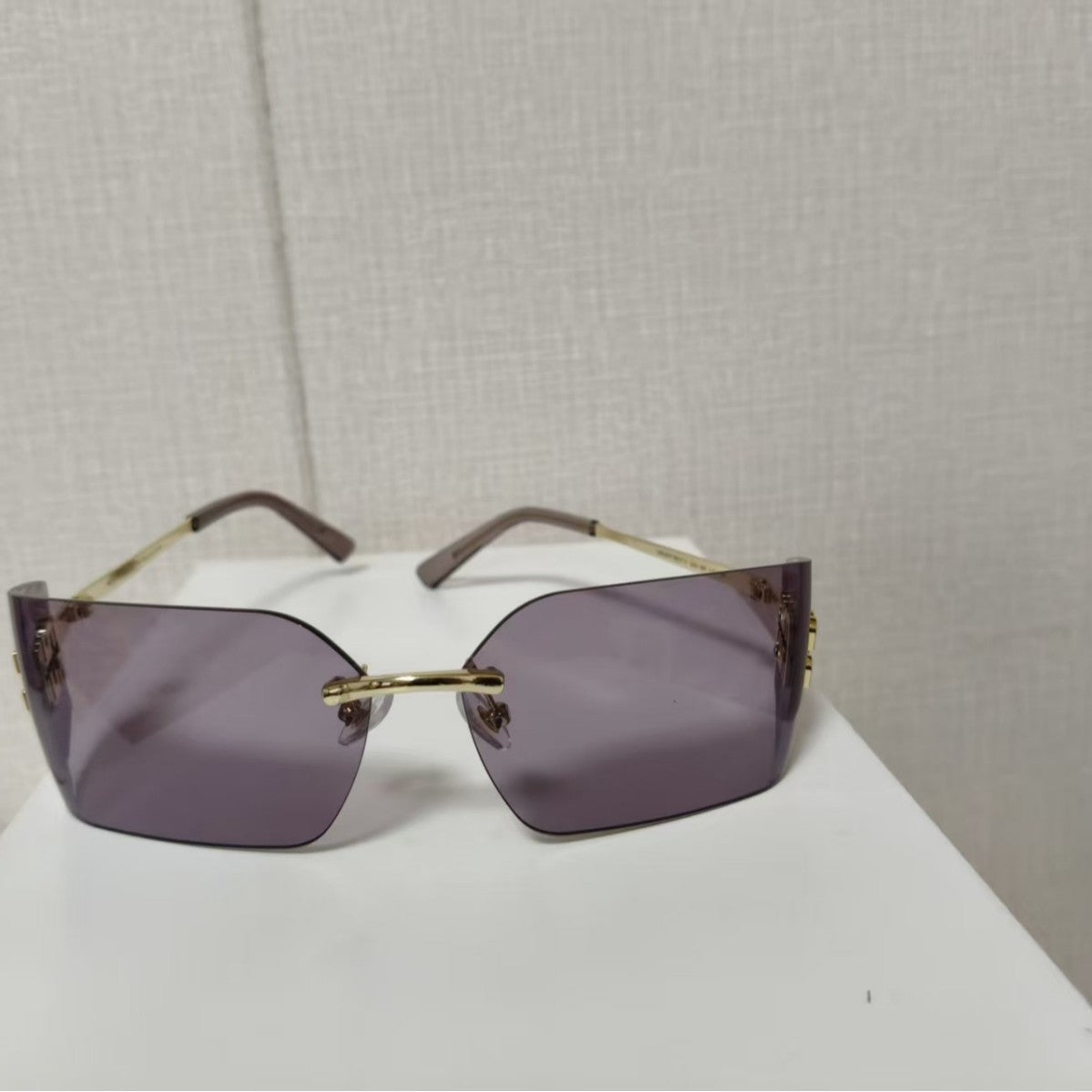 Nuevas gafas de sol sin montura y gafas de sol, estilo celebridad de 54 años, gafas pequeñas retro y elegantes que realzan la cara