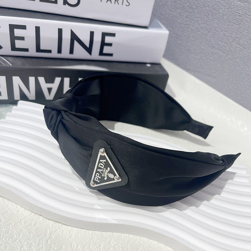 Diademas de satén de alta gama europeas y americanas con tejido cruzado, diademas lisas de borde ancho, pinzas planchadas, elegantes accesorios triangulares para el cabello