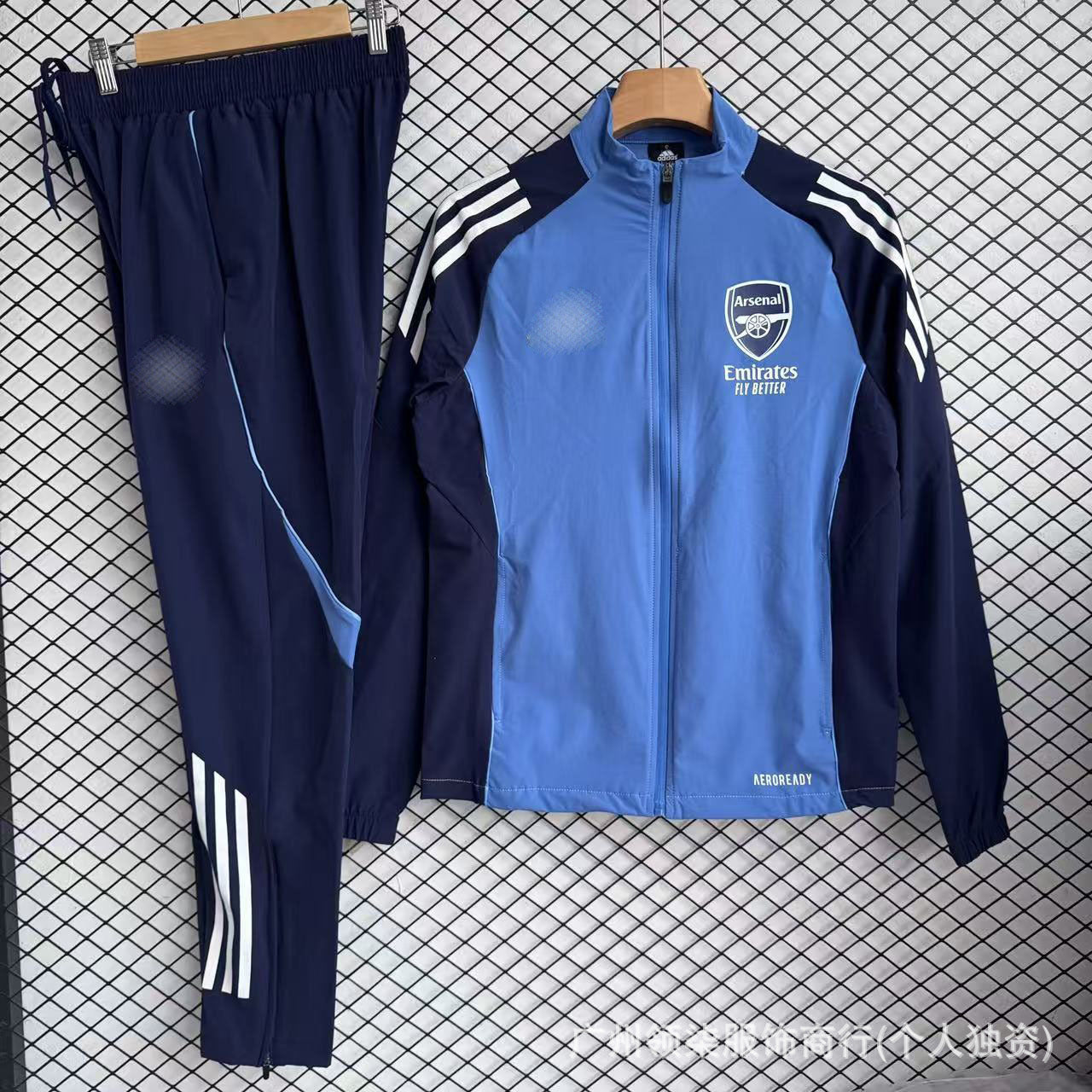 Nuevo equipamiento de fútbol, conjunto de chaquetas impermeables impermeables y de moda del Arsenal para entrenamiento español