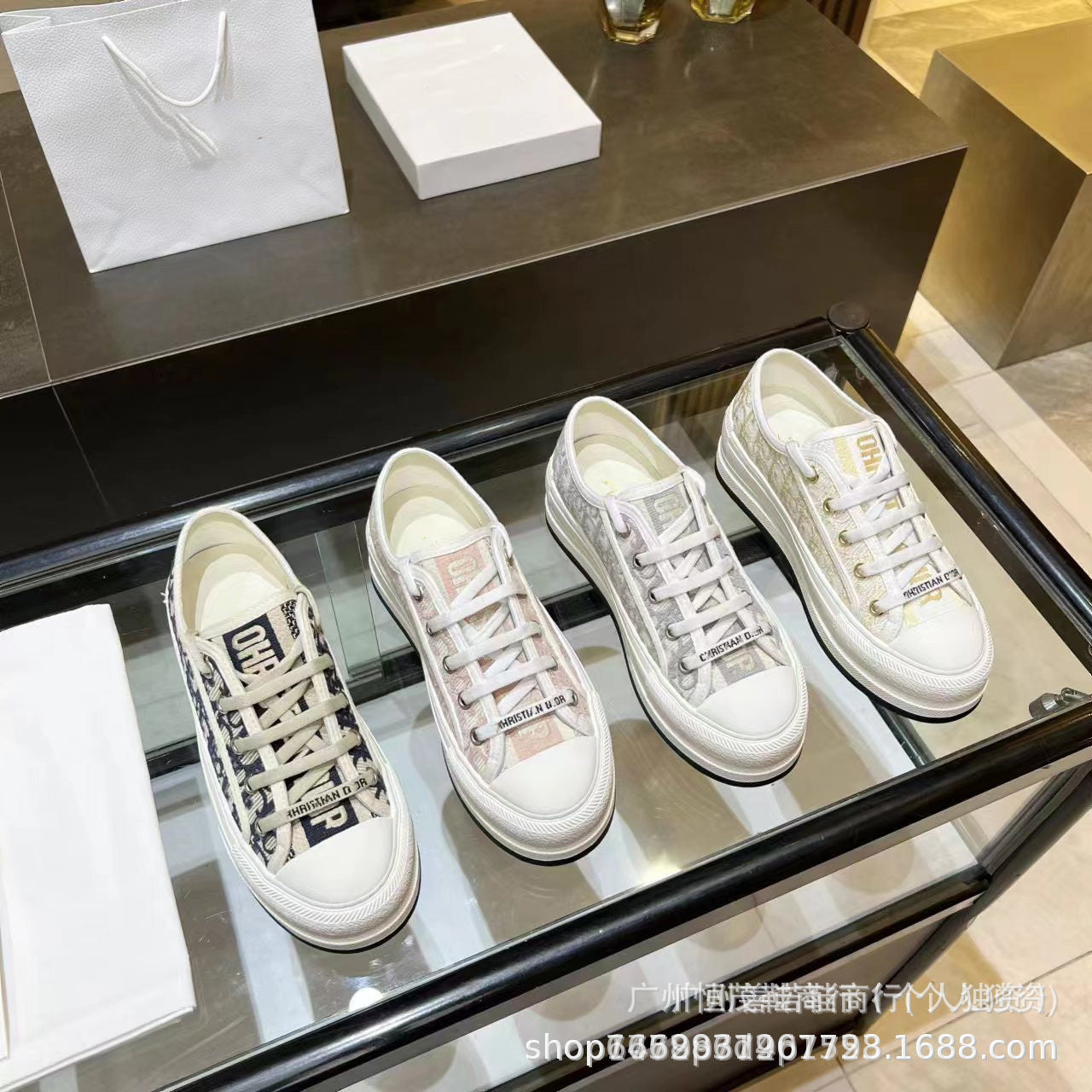 Familia D con bordado con letras primavera, nueva plataforma de Internet con cordones de celebridades de celebridades con cordones en altura interior aumenta zapatillas casuales INS fashion zapatillas solteras mujeres
