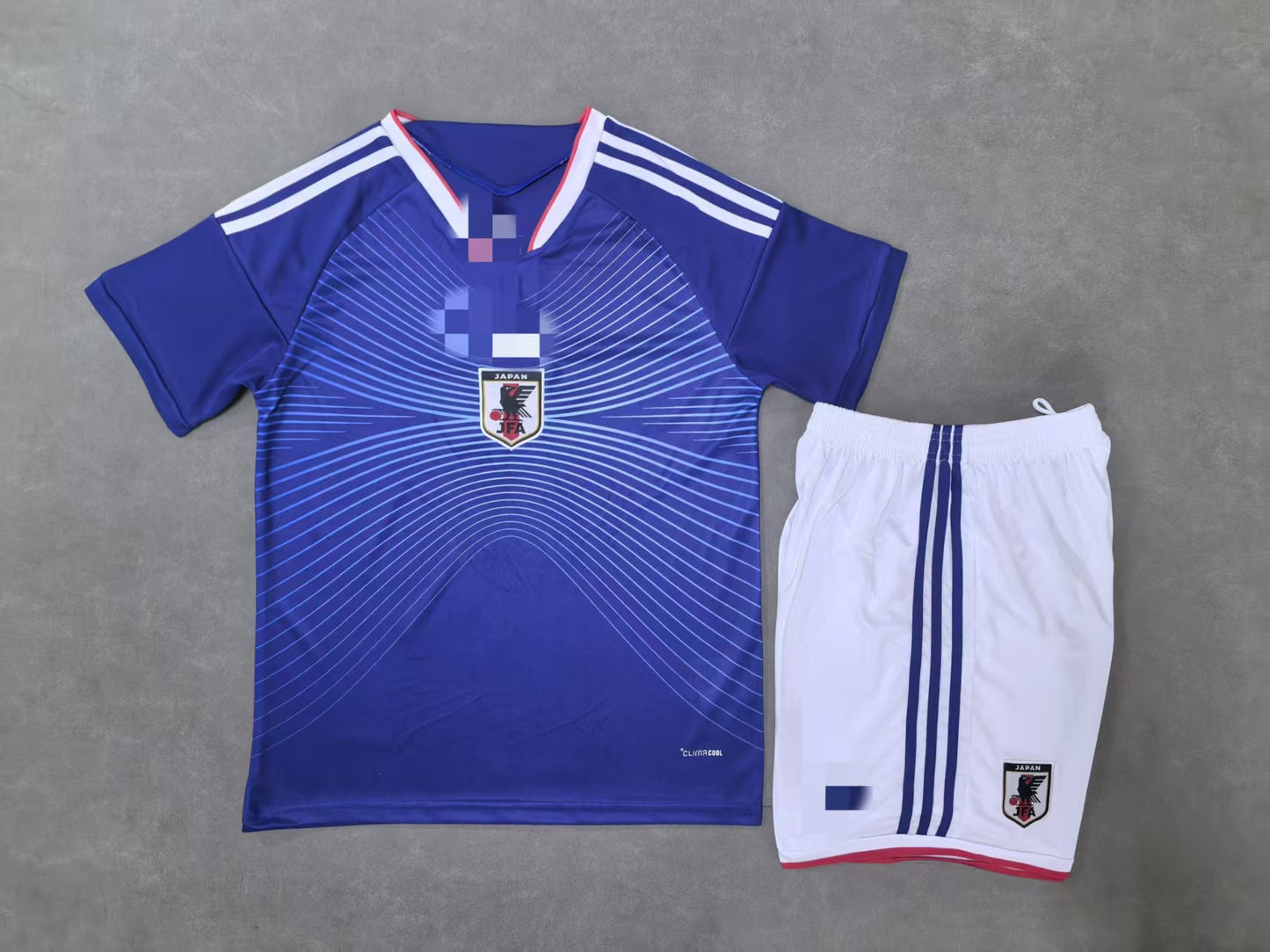 26 juegos de 26 aficionados para las equipaciones de fútbol de la Copa del Mundo de EE.UU., Canadá y México para Brasil, España, Portugal y Croacia
