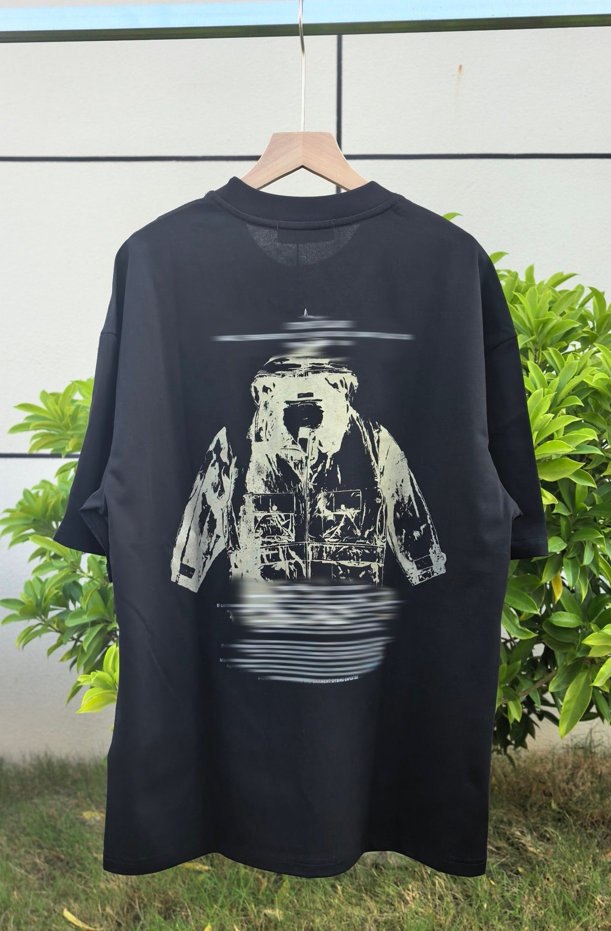 Camiseta Stone IS Unisex | Manga Corta Y Brújula