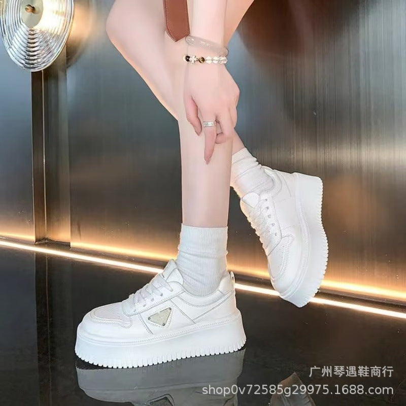 P Family Triangle panda zapatos blancos versátiles a juego con el color muffin cuero con suela gruesa de bloque de color galleta, zapatos de tabla casuales para mujeres