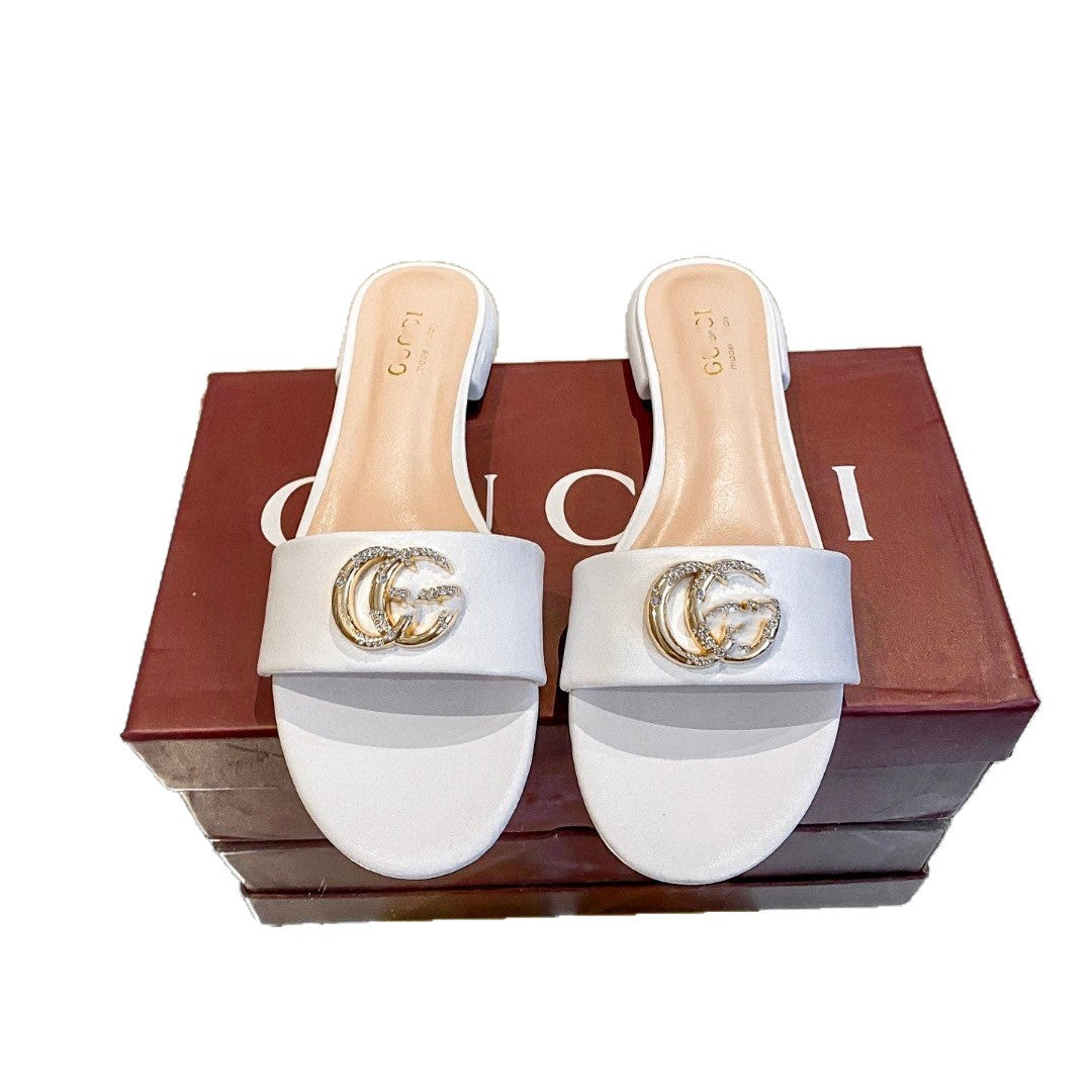 Zapatillas de mujer de la marca G de alta versión para exportar, pedrería doble G de moda de verano, zapatillas de moda casuales planas antideslizantes para ropa exterior