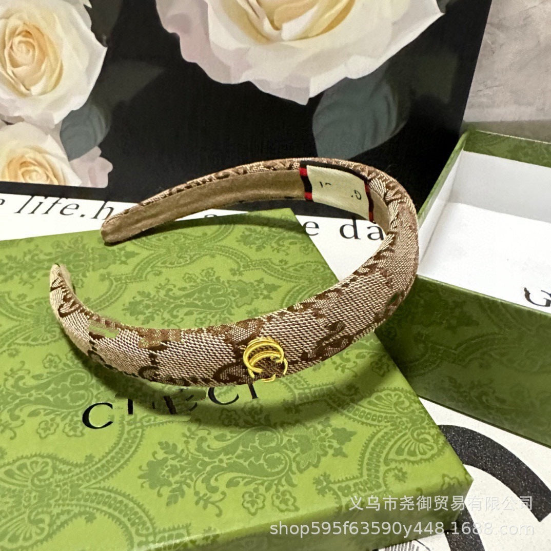 Diadema con letra Gujia, horquilla ligera de lujo, tocado de celebridad de internet socialité, accesorio de pelo vintage ligero y de lujo y de moda, diadema elegante y versátil