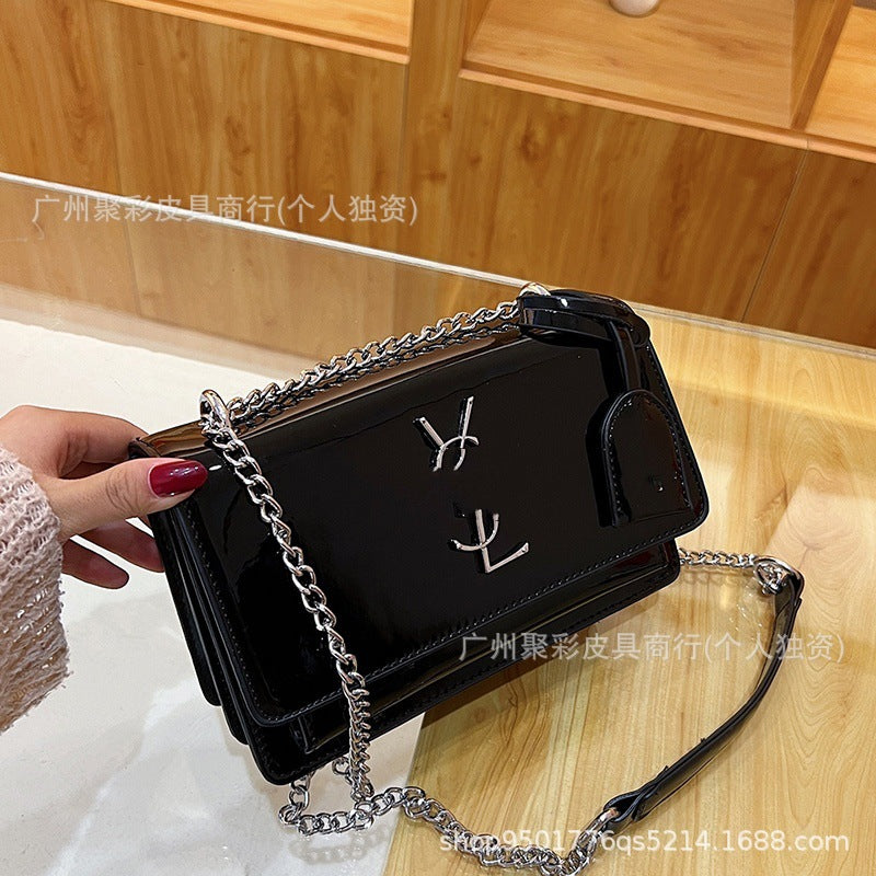 Bolsos premium de mujer 2025 nuevo estilo, la moda de este año con cadena francesa con un solo hombro, bolso bandolera famoso en internet, bolso pequeño cuadrado
