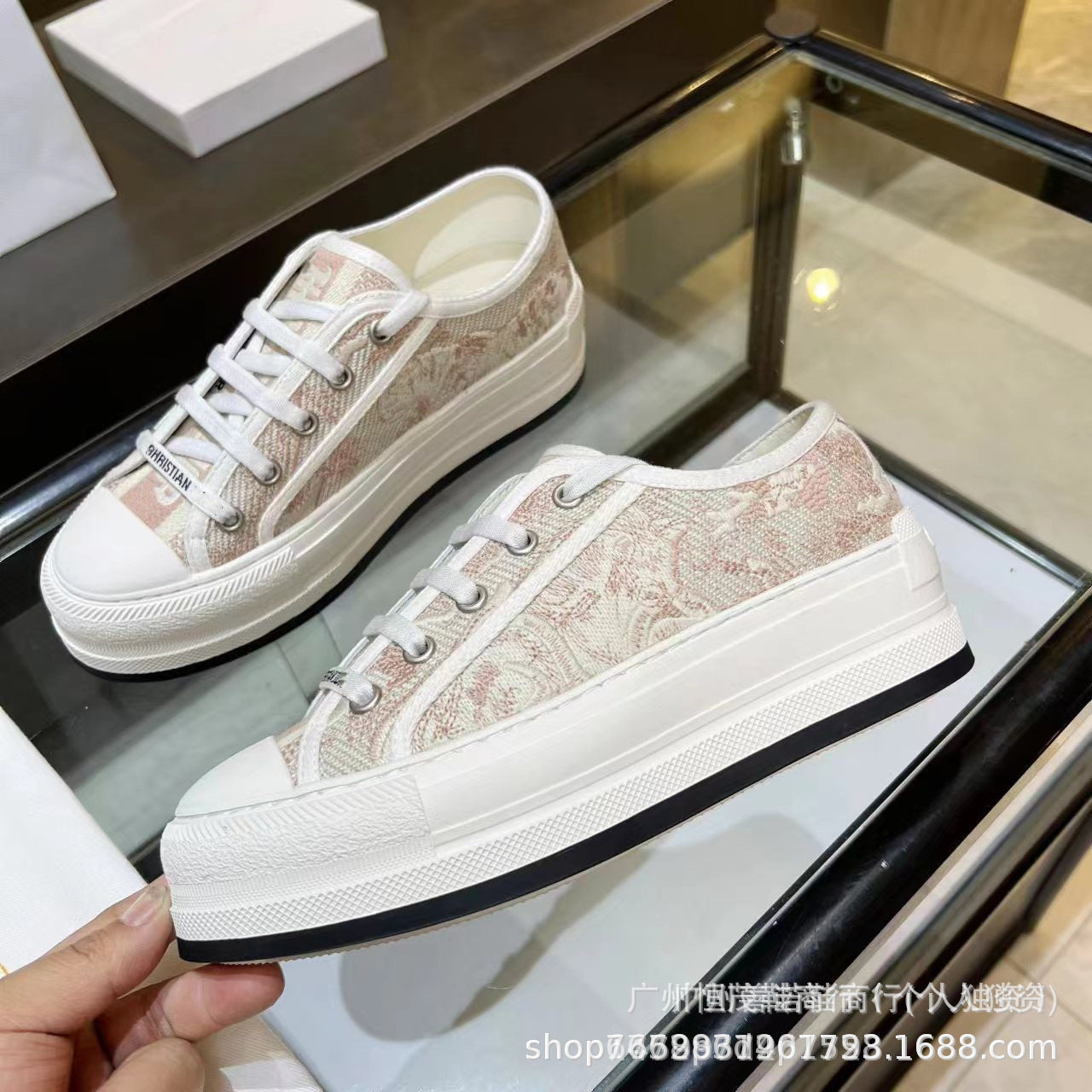 Familia D con bordado con letras primavera, nueva plataforma de Internet con cordones de celebridades de celebridades con cordones en altura interior aumenta zapatillas casuales INS fashion zapatillas solteras mujeres