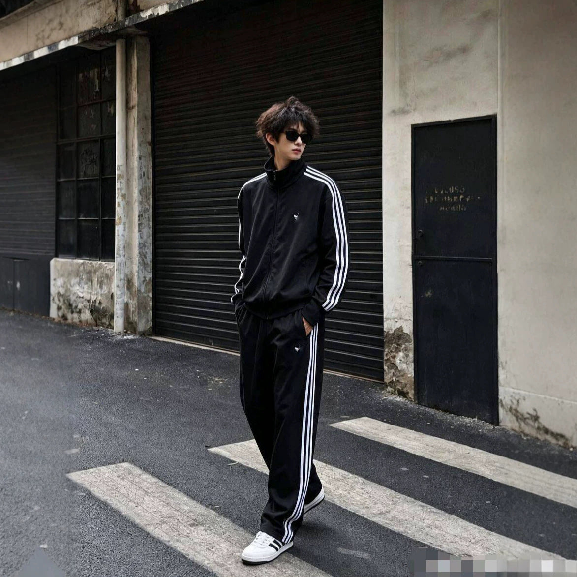 ADI Sportanzug mit drei Streifen | Unisex-Jacke und -Hose