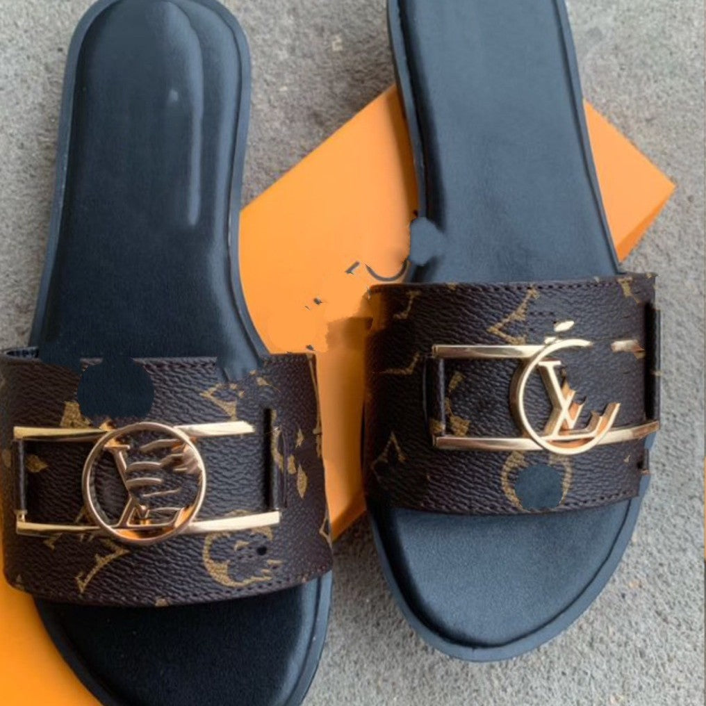 Sandalias nuevas de herraje de la familia V, zapatillas de moda afroeuropeas y americanas de verano para ropa exterior femenina