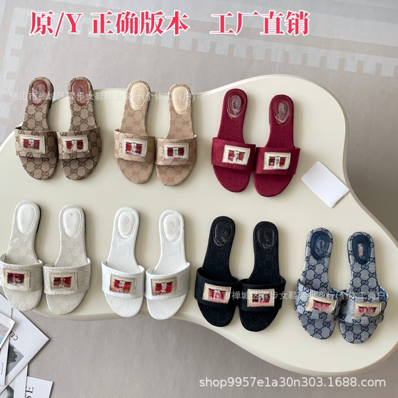 Nuevas chanclas de verano para mujer 2026 con letra de tela G-Family Ropa exterior de verano, zapatillas planas versátiles para mujeres cómodas para vacaciones en la playa