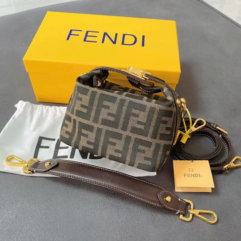 Nueva bolsa vintage de fiambrera 2025 FF Monogram Pillow Mini bolso bandolero cruzado de un solo hombro Bolso de moda para mujer