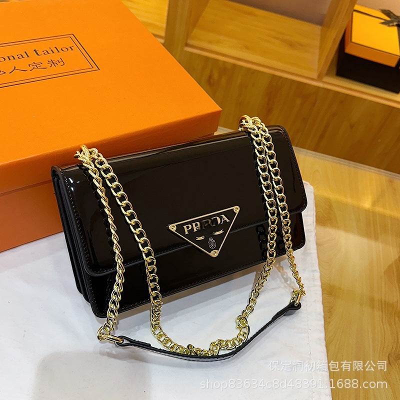 Nuevo bolso cruzado de charol estilo Chanel para mujer, con estilo Chanel, bolso cruzado de un solo hombro con cadena de desplazamientos y portátil de un solo hombro