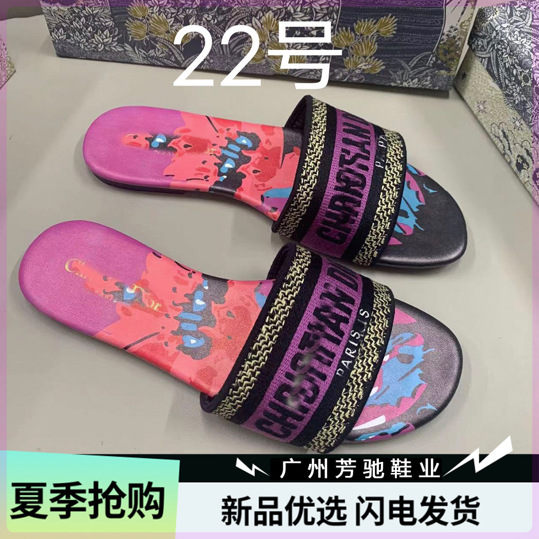 Dior zapatos planos de mujer a la moda y versátiles bordados,Alta costura,suela suave antideslizante Dior Nuevo y moderno zapatillas refrescantes 2026
