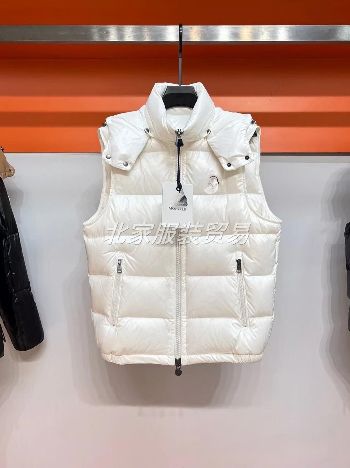 Unisex TNF jackets and vests | Solid and striped