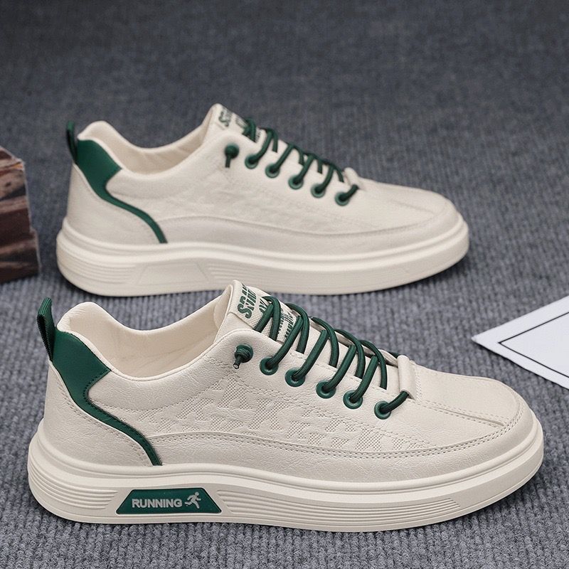 Zapatos Little White para hombre 2024 Nuevos zapatos transpirables de verano Marca de moda Calzado casual de cuero versátil Zapatos blancos de hombre Zapatillas deportivas