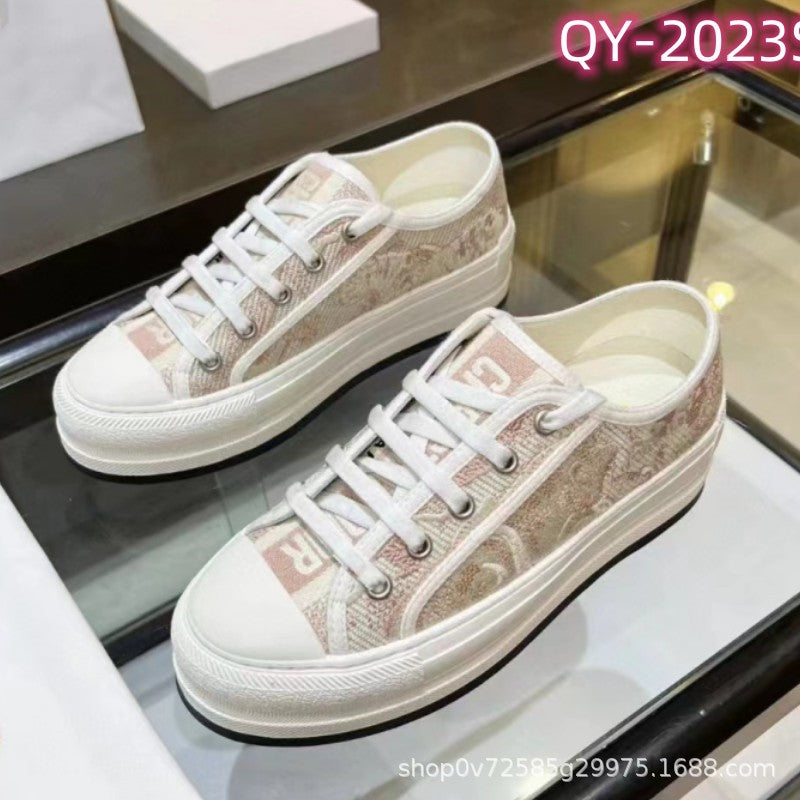 Comercio exterior 2026 Nuevos zapatos de mujer bordados de lona Suela gruesa Zapatos blancos versátiles que realzan Zapatos deportivos casuales de punta redonda