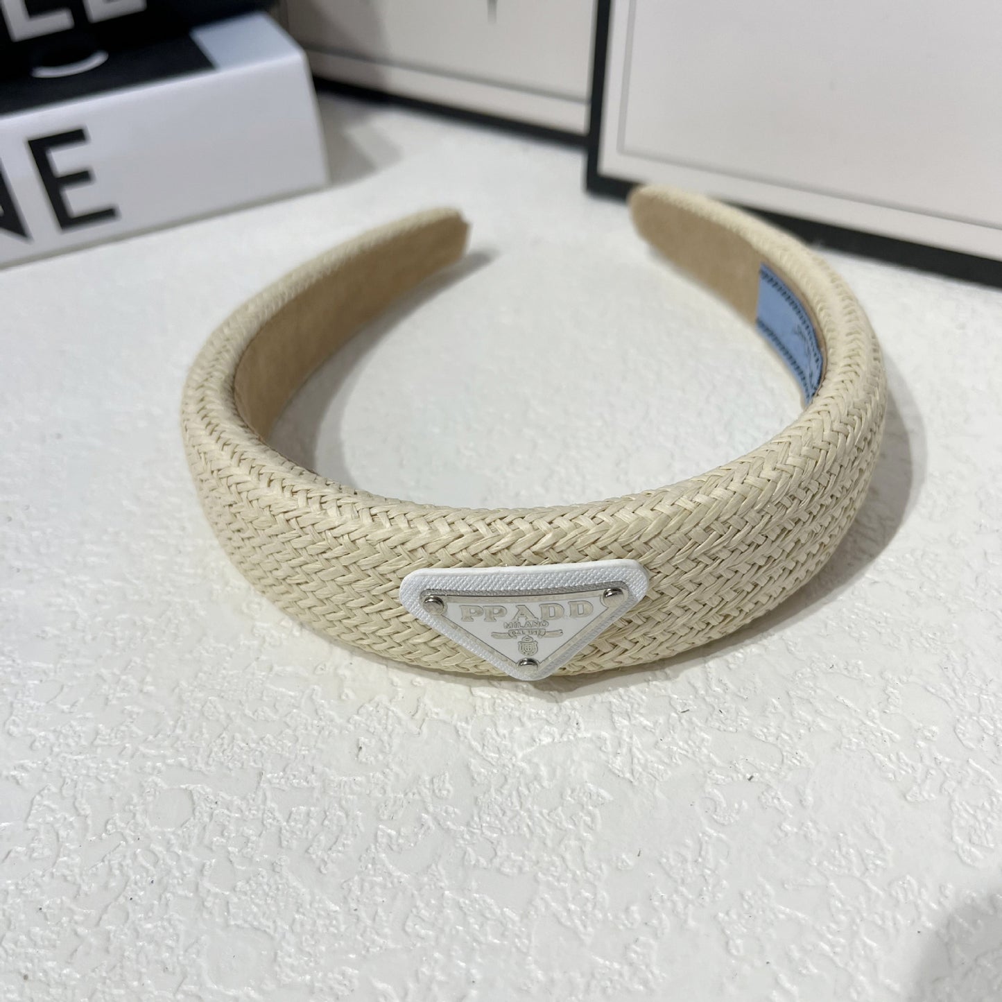 Nueva banda de pelo de paja tejida con borde ancho, broche sencilla de verano para lavar la cara, triángulo invertido, P para el hogar, moda para el hogar, corona alta, corona para el pelo