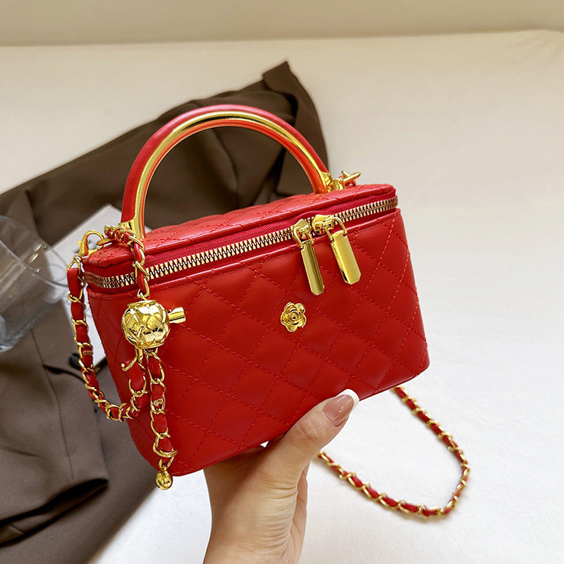 Bolso de mujer de mujer con letras de charol y perlas, caja de un solo hombro bordada con diamantes, bolso pequeño cuadrado, bolso de maquillaje con cadena cruzada