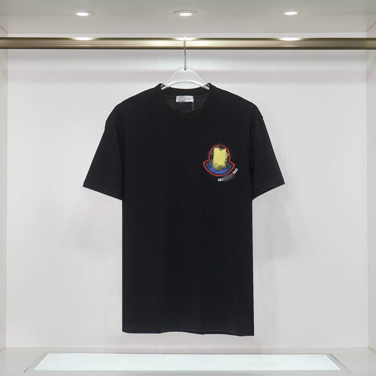 Camiseta Bordada Hombre MON | Cuello Redondo
