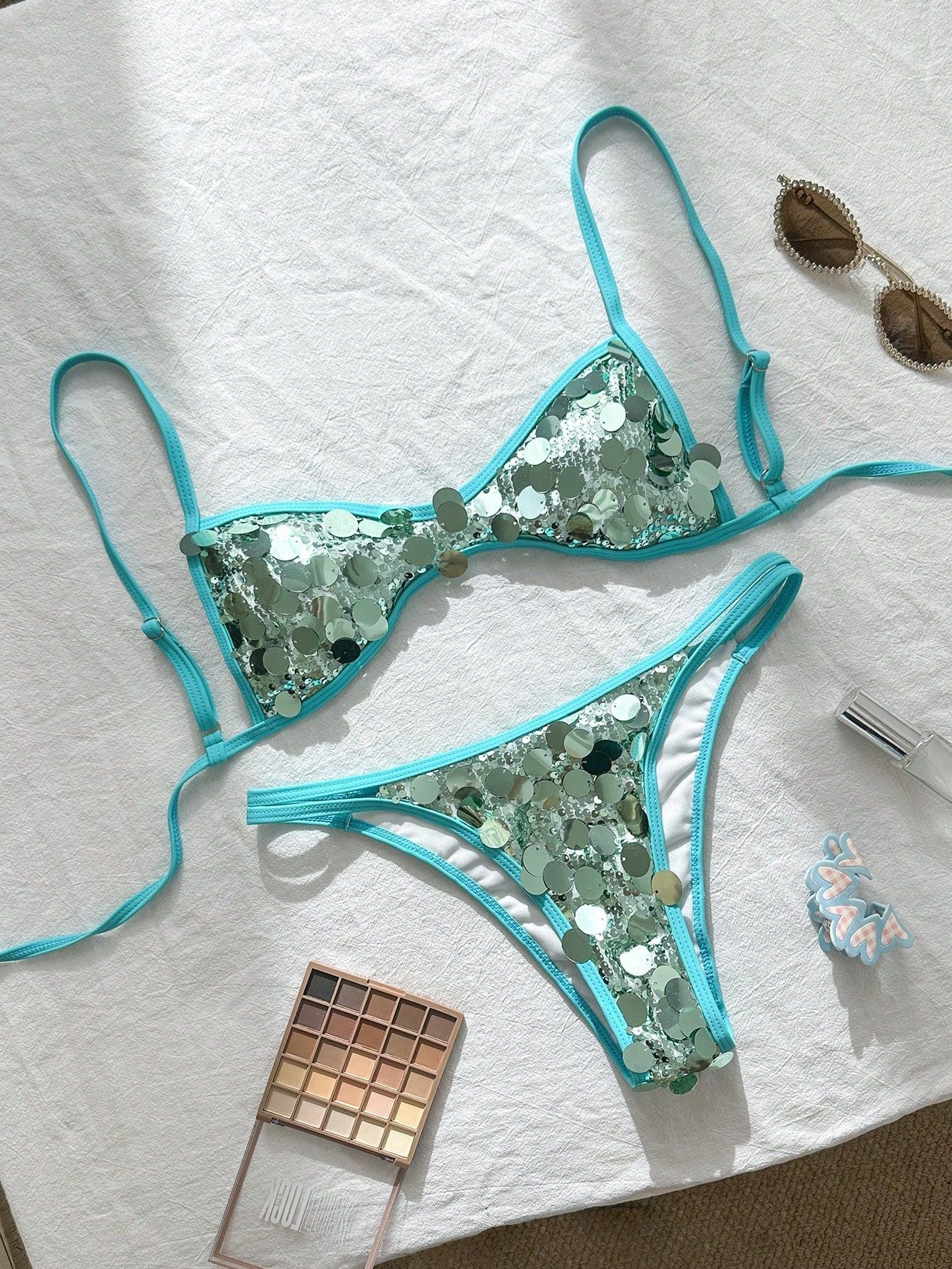 2026 Nuevo bañador de vacaciones sexy europeo y americano con tirantes de lentejuelas y corbata abierta en la espalda que deja al descubierto la cintura