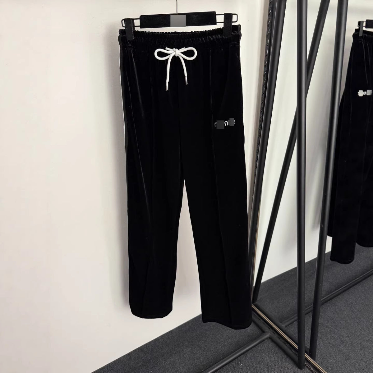 Conjunto Deportivo Mujer MM | Terciopelo Bordado