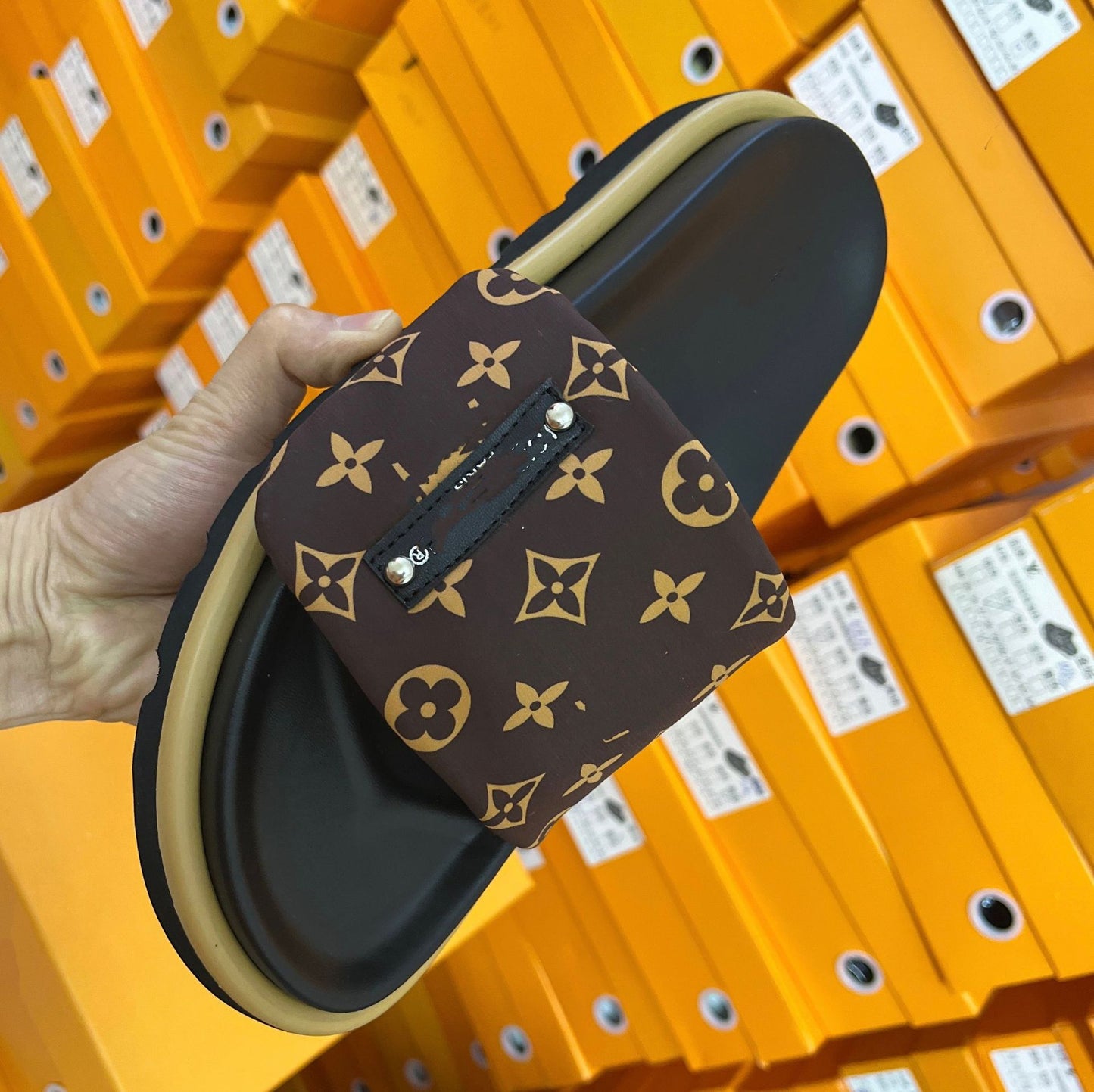 Zapatillas de Velcro de suela gruesa Donkey Home para mujer, 2025 Nuevas zapatillas antideslizantes de denim con letras antideslizantes para exportación