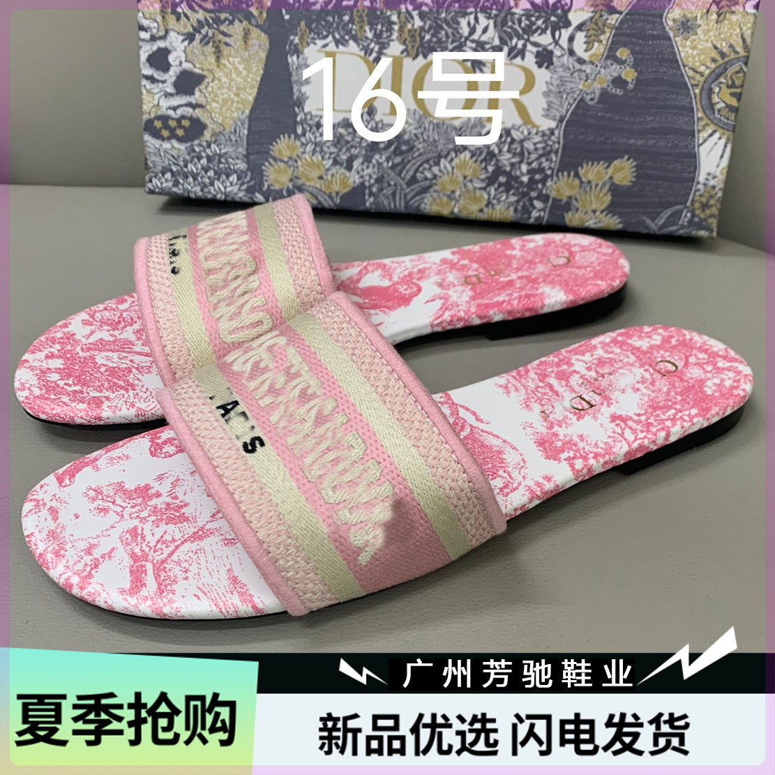Dior zapatos planos de mujer a la moda y versátiles bordados,Alta costura,suela suave antideslizante Dior Nuevo y moderno zapatillas refrescantes 2026