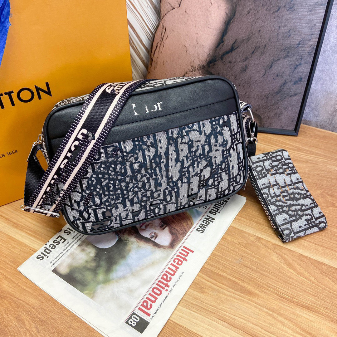 Bolso cruzado estampado de marca de moda para hombres, tira ancha para el hombro, bolso casual madre e hijo de un solo hombro, bolso cuadrado pequeño multifuncional para trabajo y desplazamientos