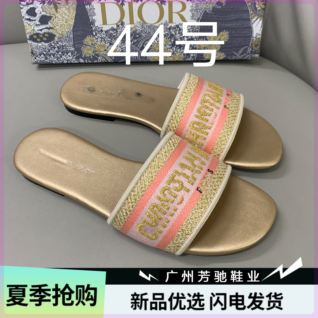 Dior zapatos planos de mujer a la moda y versátiles bordados,Alta costura,suela suave antideslizante Dior Nuevo y moderno zapatillas refrescantes 2026