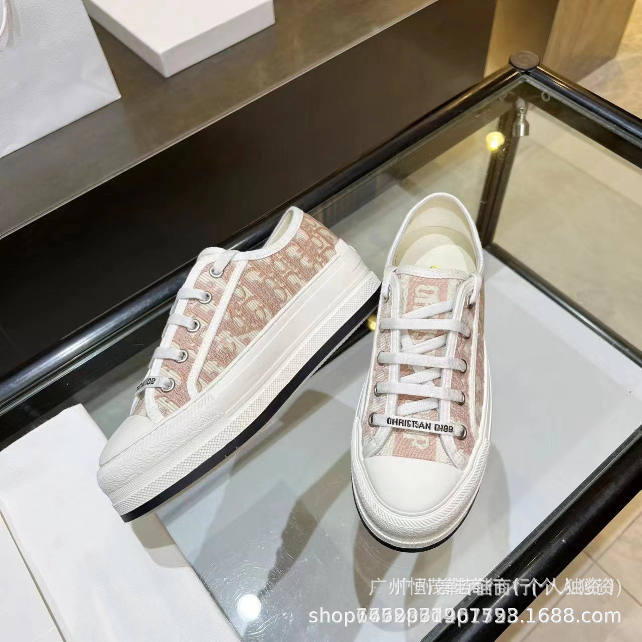 Familia D con bordado con letras primavera, nueva plataforma de Internet con cordones de celebridades de celebridades con cordones en altura interior aumenta zapatillas casuales INS fashion zapatillas solteras mujeres