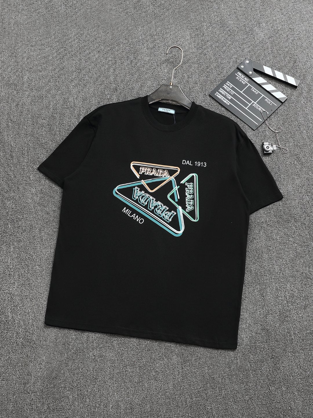 T-shirt Triangles métalliques | Casual été