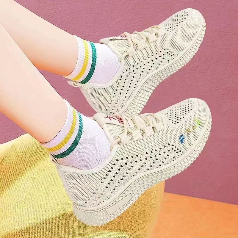 Flyweave 2026 Nuevas zapatillas de mujer para primavera y verano Zapatillas versátiles de malla para correr Calzado para estudiantes Al por mayor Calzado casual para mujer