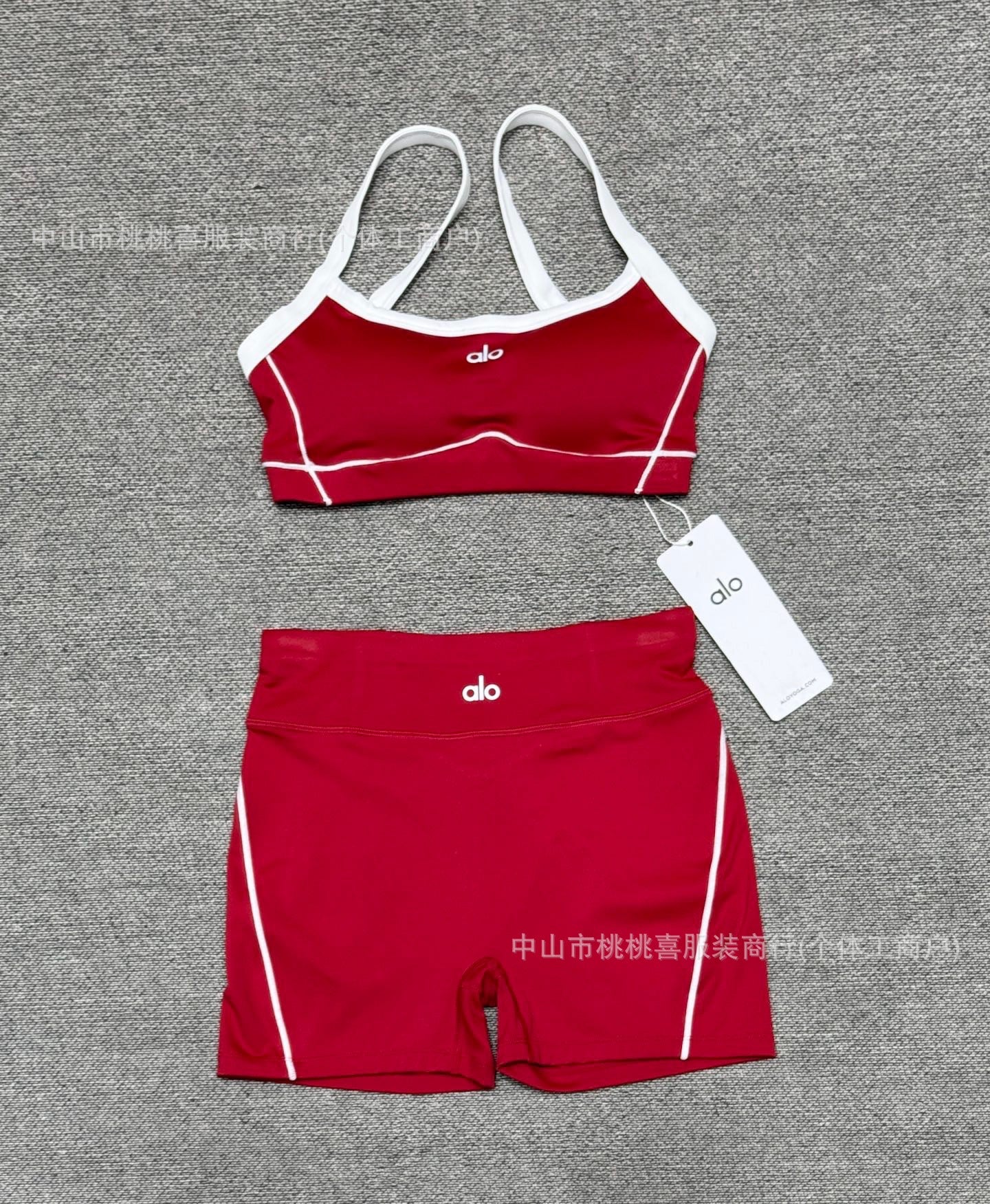 En stock, conjunto de yoga nude sensation de alta elasticidad, sujetador con tirante fino, pantalones cortos de fitness para levantar caderas, conjunto deportivo al aire libre para mujer