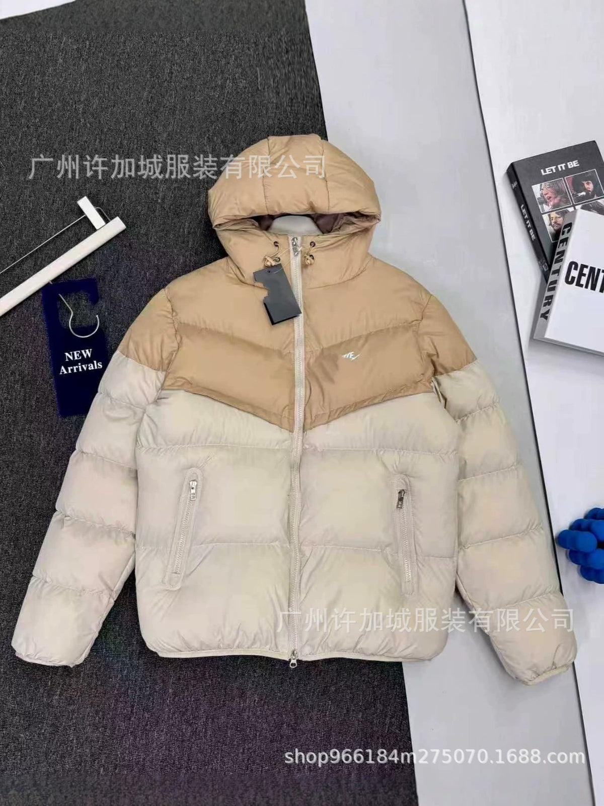 Giacca imbottita unisex 8178 | Cappuccio e ricamo