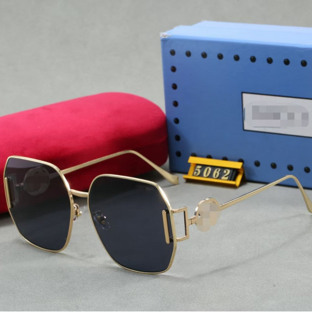 2025 Nueva gafas de sol de lujo ligeras de moda europea y americana para mujer, gafas de sol de estilo callejero de lujo al aire libre al por mayor transfronteriza