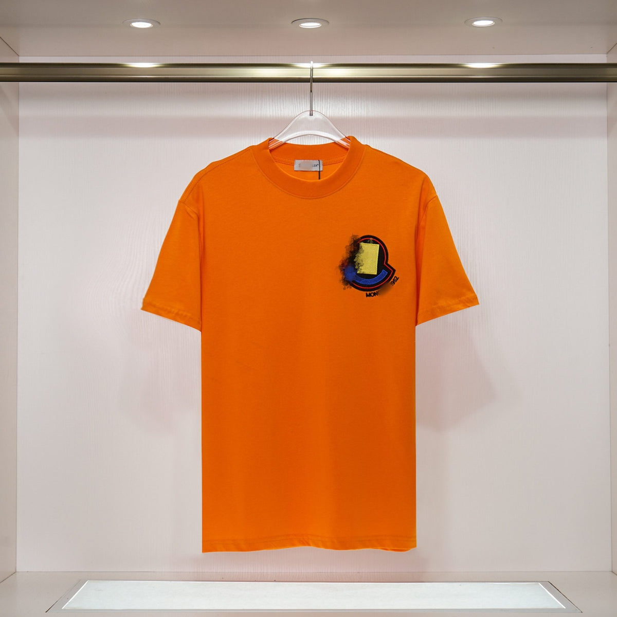 Camiseta Bordada Hombre MON | Cuello Redondo