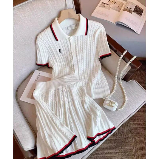 Conjunto de punto de bordado de verano para mujer al estilo escolar, top de manga corta, conjunto deportivo casual de falda plisada plisada y dos piezas