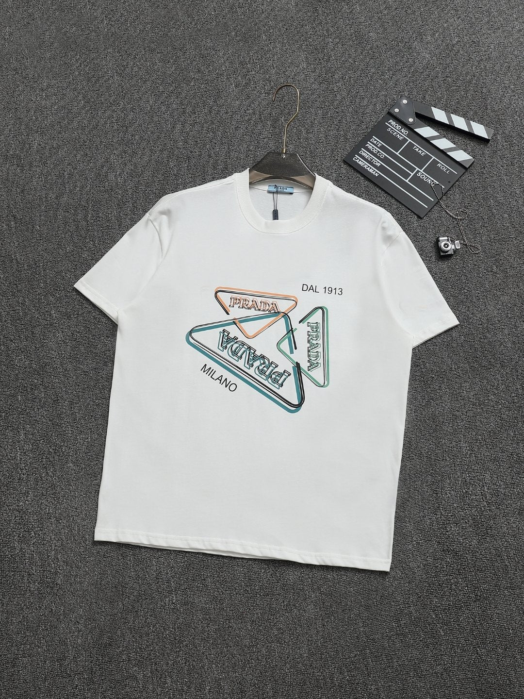 T-shirt Triangles métalliques | Casual été